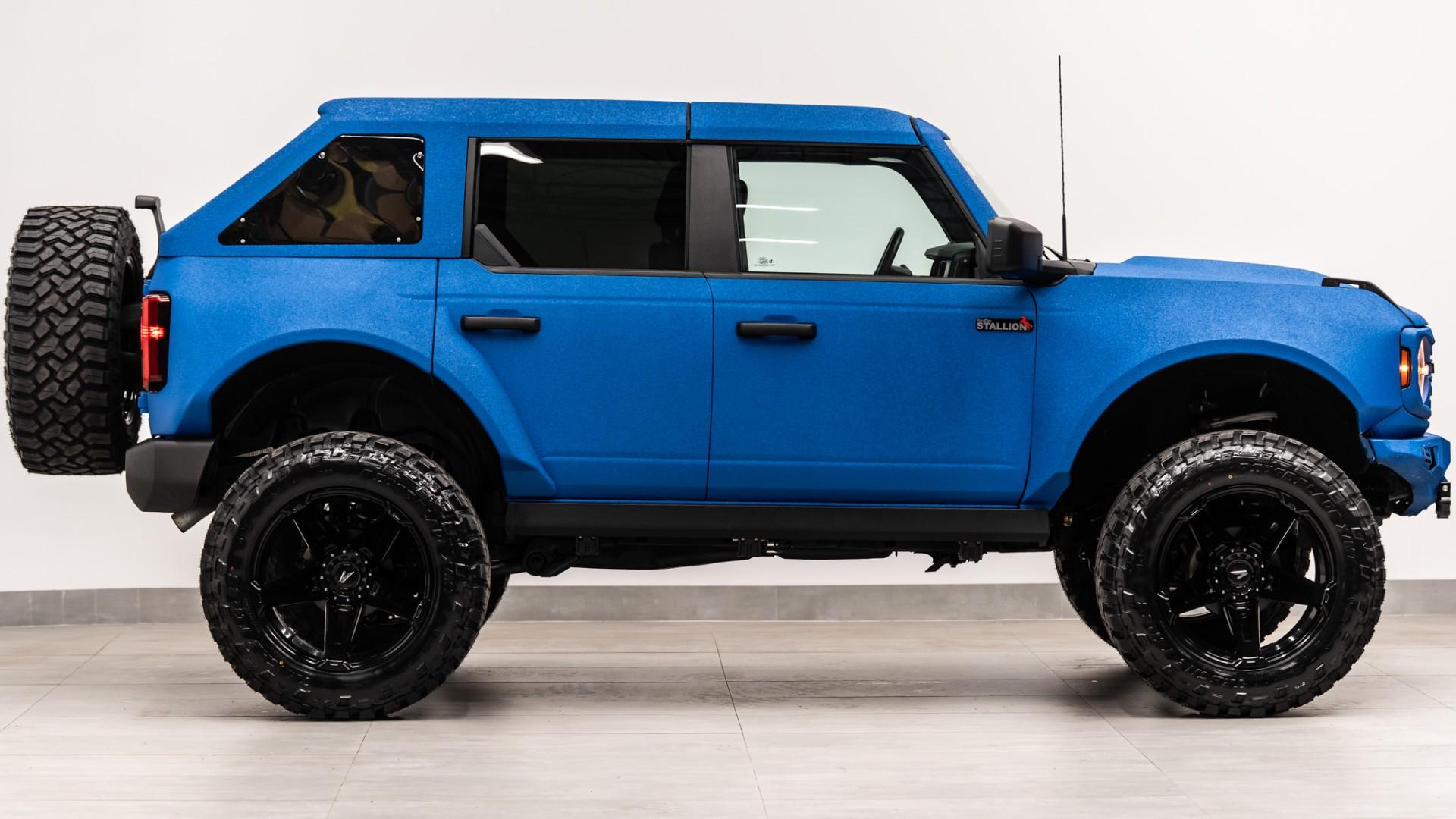 2024 FORD BRONCO in Pepsi Blue, photo 8 of 52