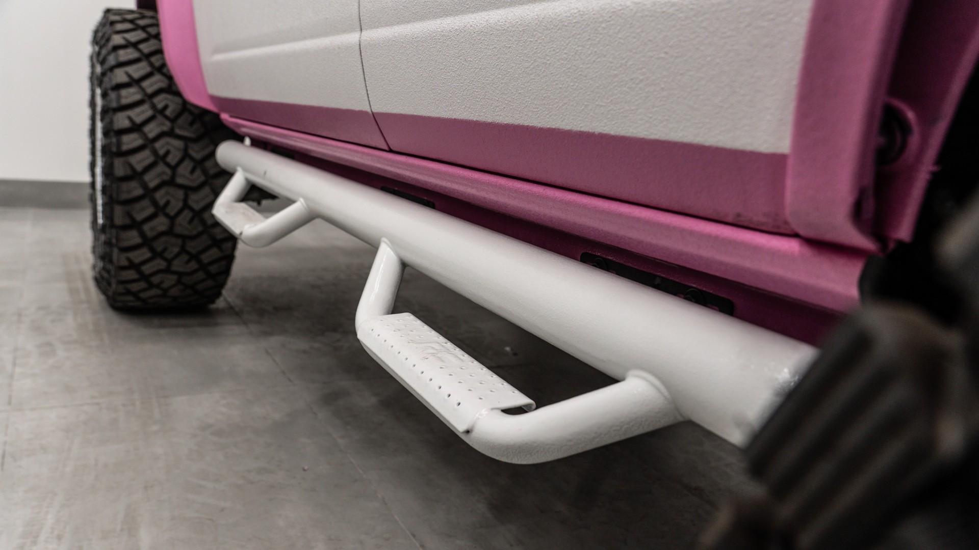2025 FORD BRONCO in Pink, photo 10 of 26