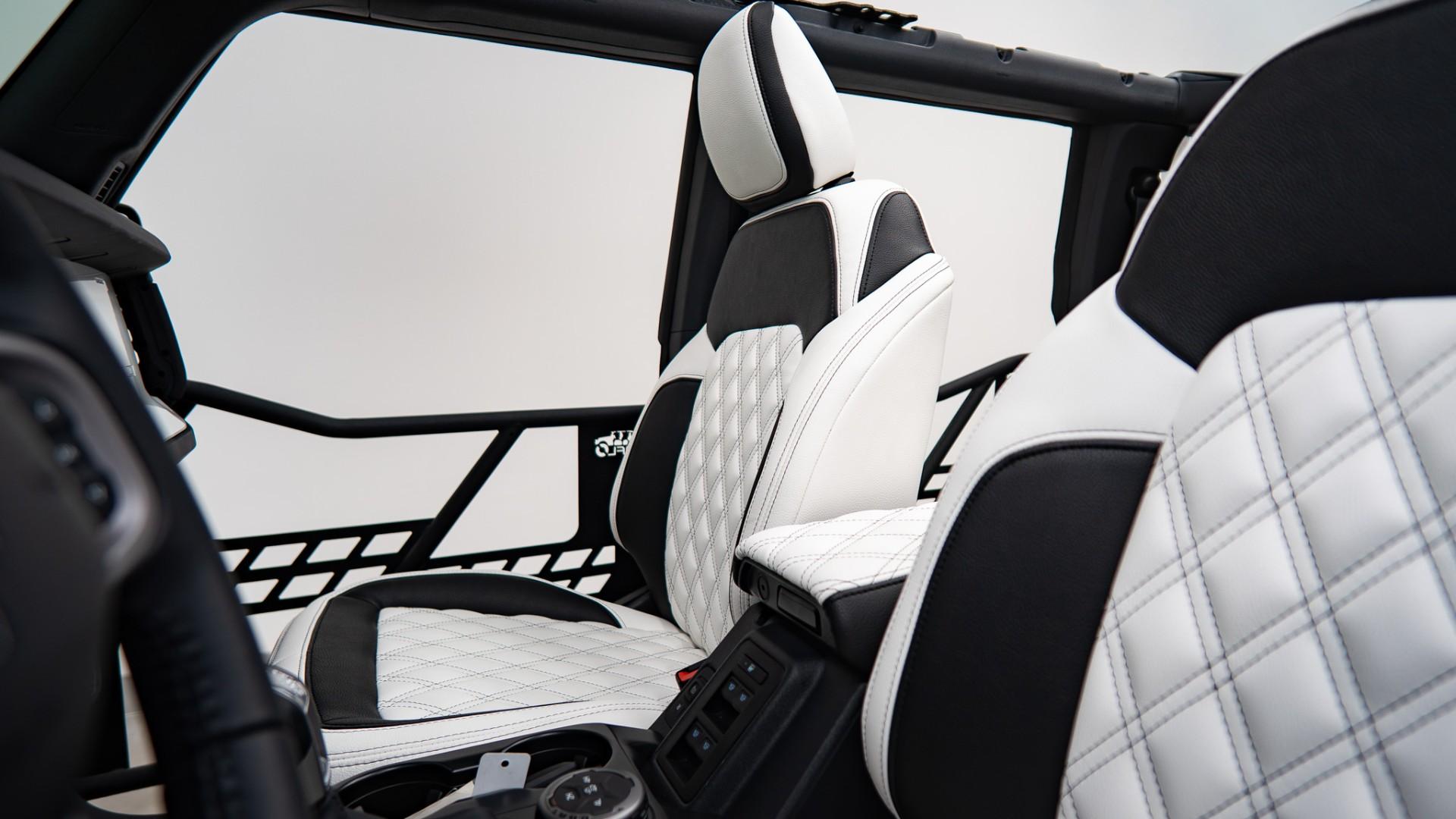 2025 FORD BRONCO in Black, photo 17 of 59