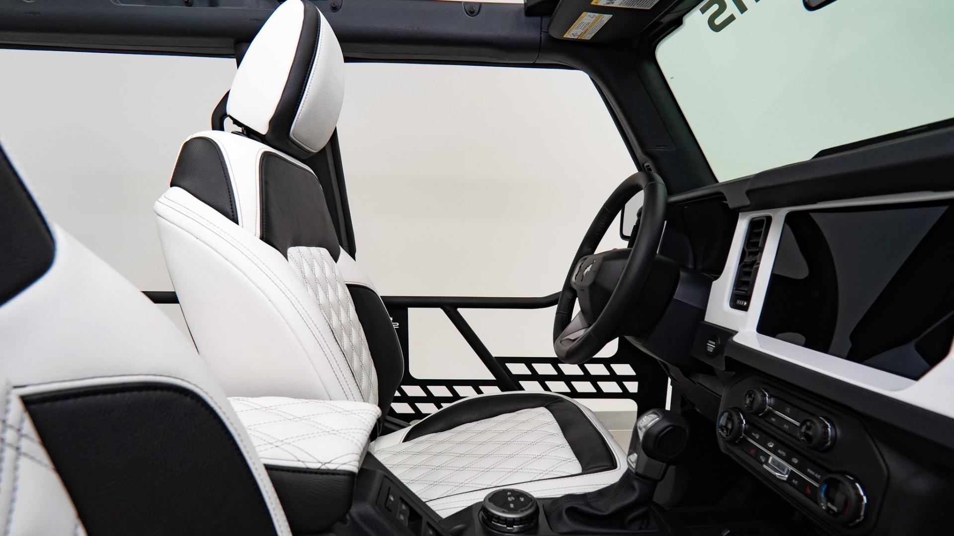 2025 FORD BRONCO in Black, photo 33 of 59