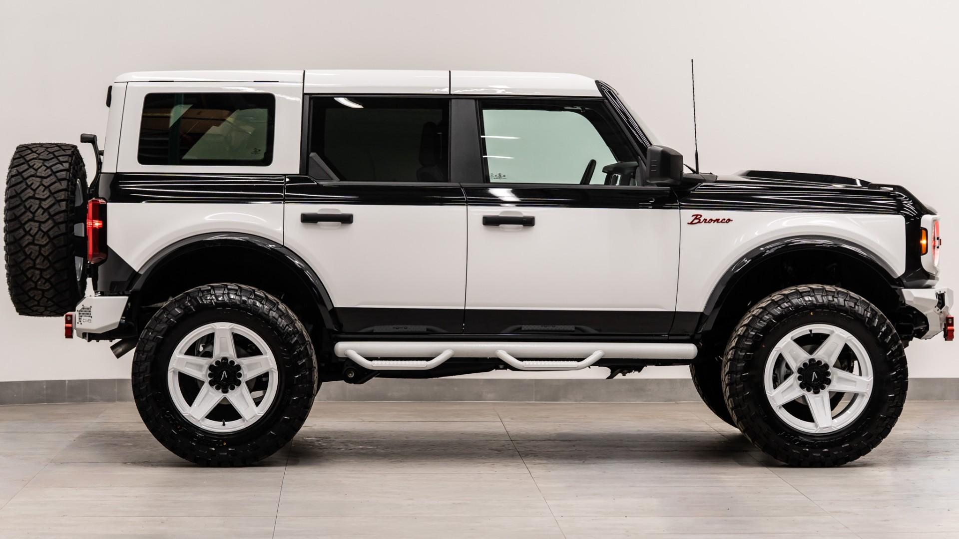 2025 FORD BRONCO in Black, photo 7 of 59
