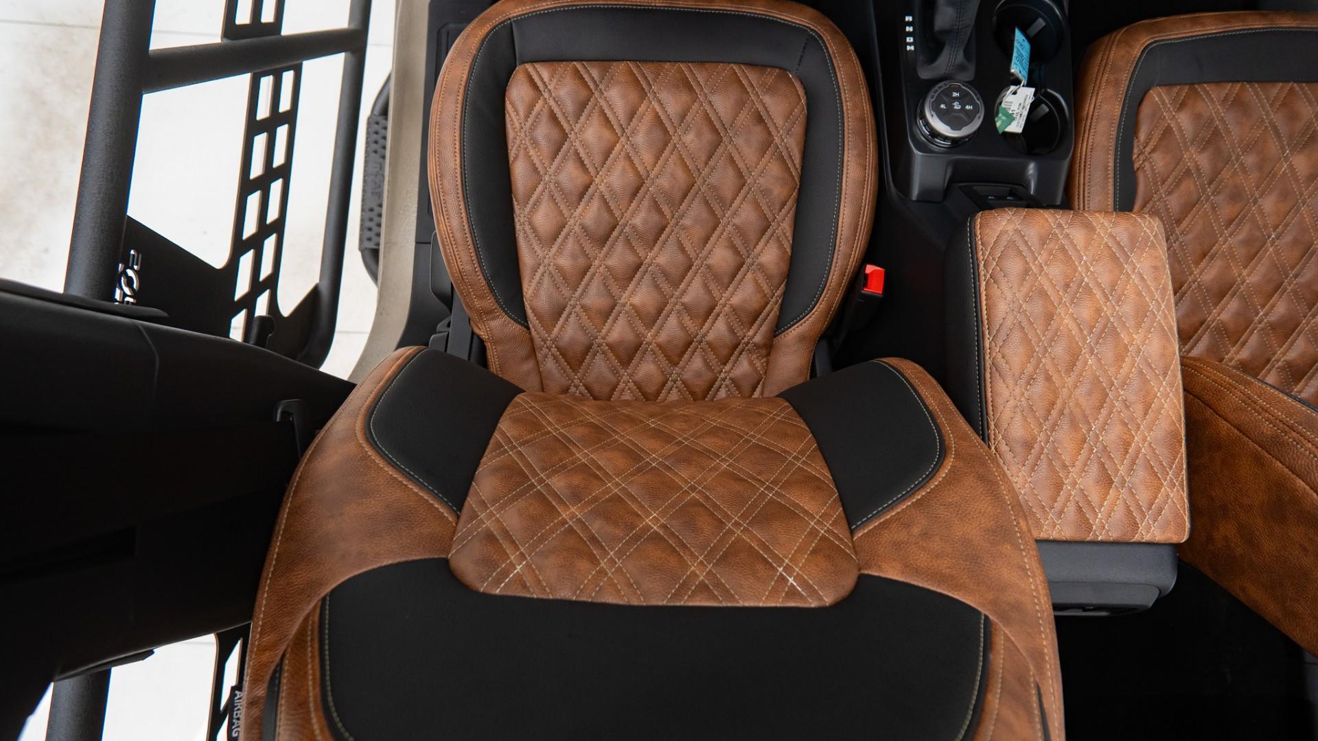 2025 FORD BRONCO in Tan, photo 31 of 53