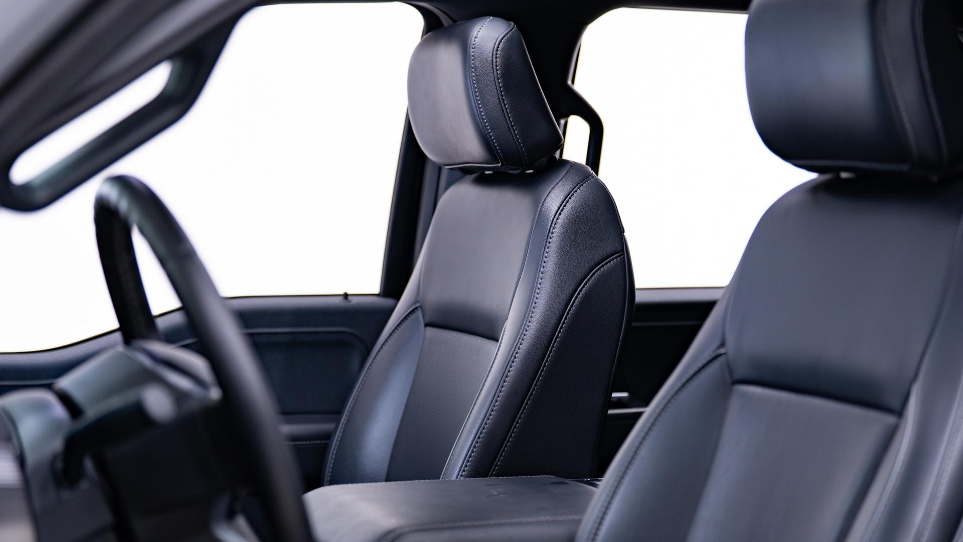2024 FORD F-150 LARIAT in Black, photo 32 of 45