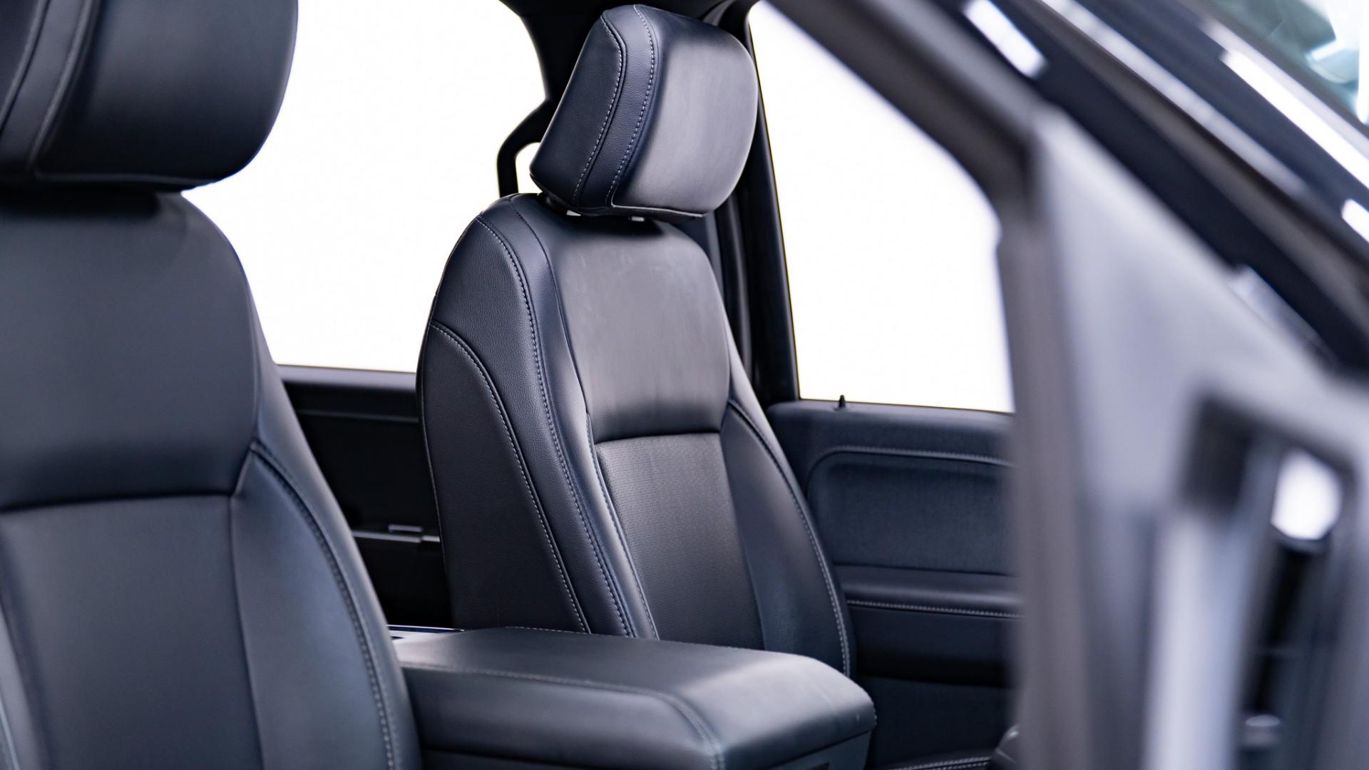 2024 FORD F-150 LARIAT in Black, photo 40 of 45