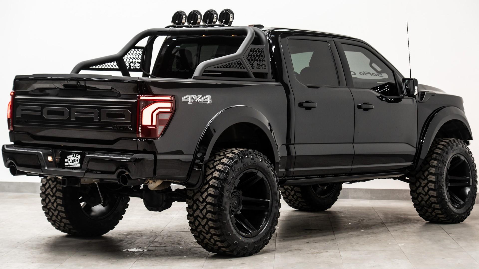 2024 FORD F-150 LARIAT in Black, photo 7 of 45