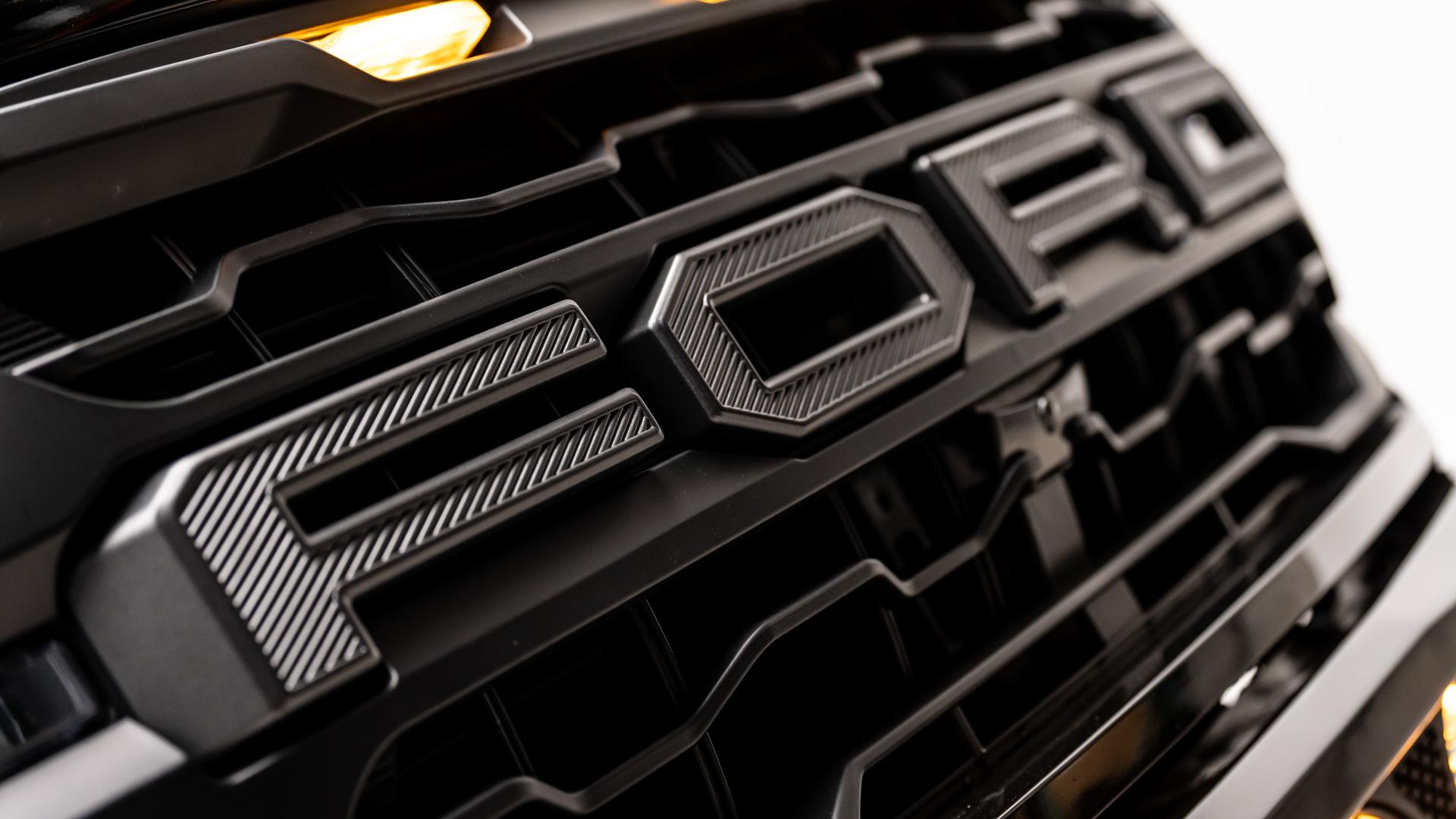 2025 FORD F-150 LARIAT in Black, photo 13 of 53