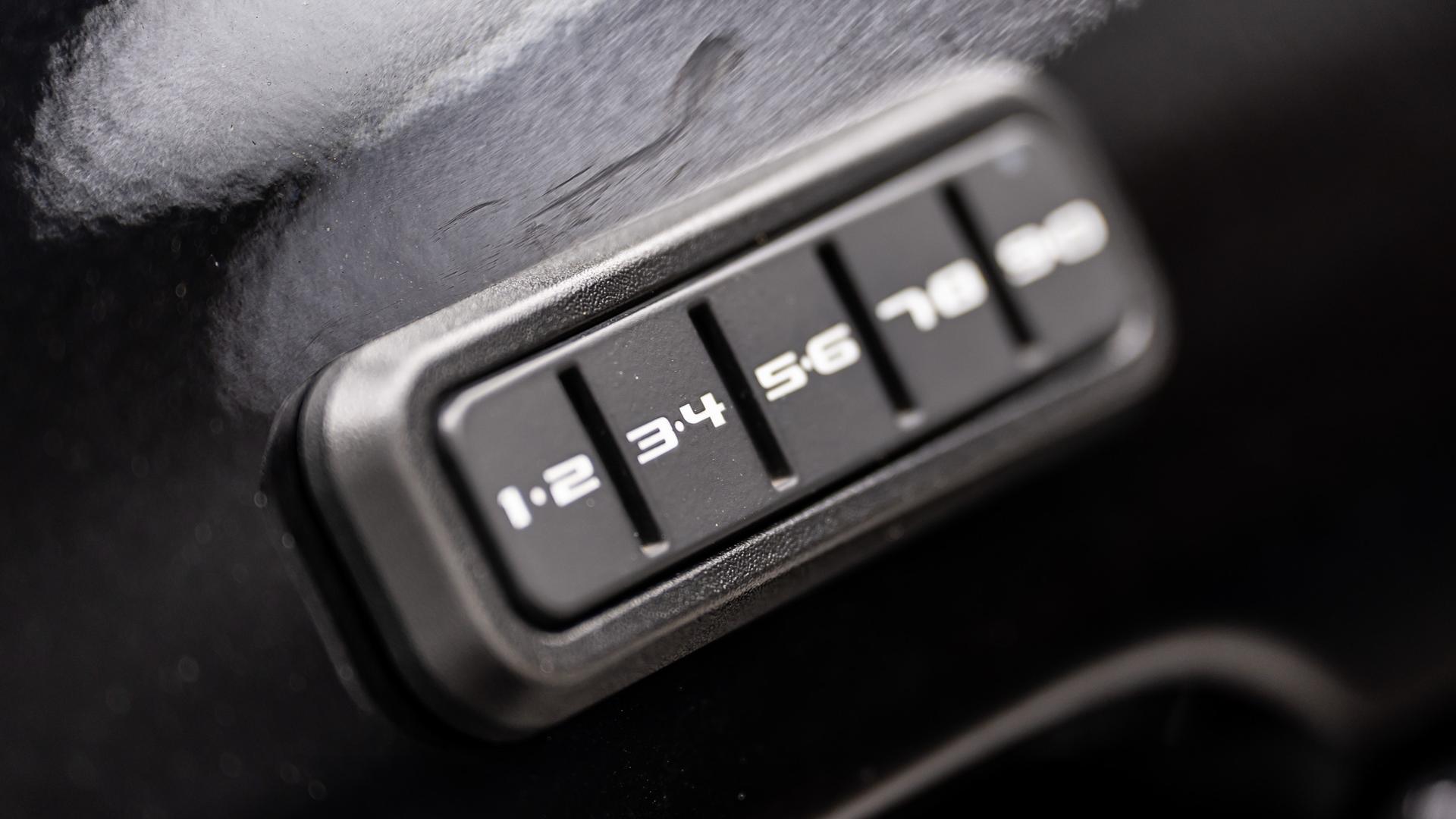 2025 FORD F-150 LARIAT in Black, photo 19 of 53