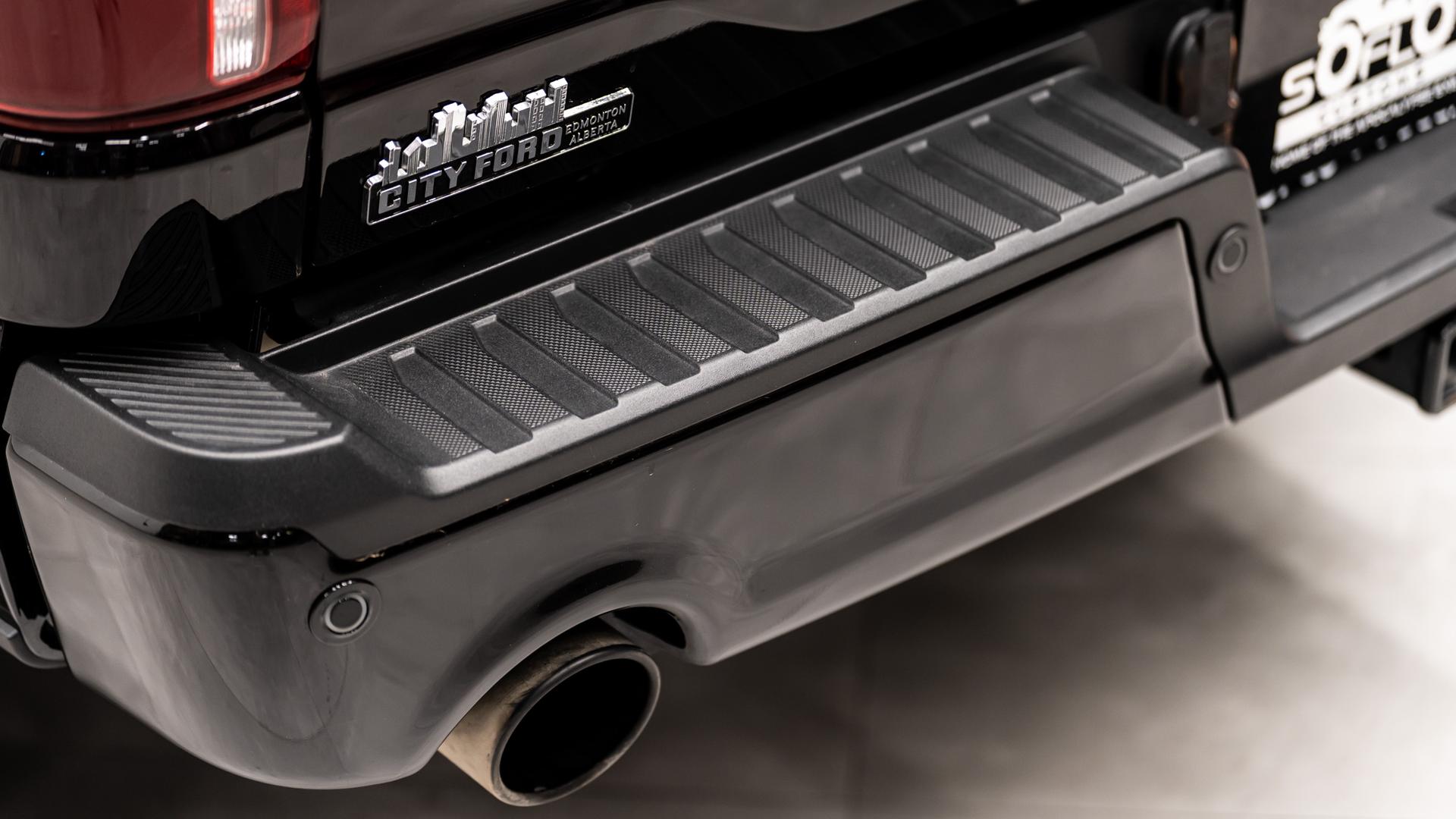 2025 FORD F-150 LARIAT in Black, photo 22 of 53