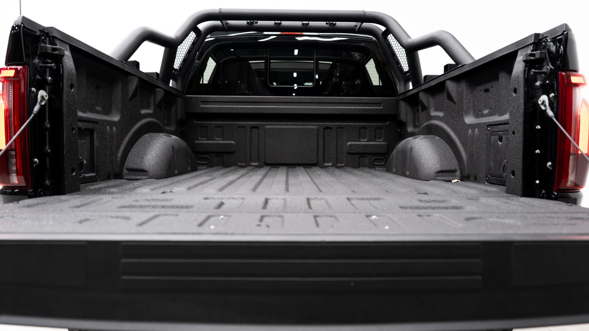 2025 FORD F-150 LARIAT in Black, photo 30 of 53