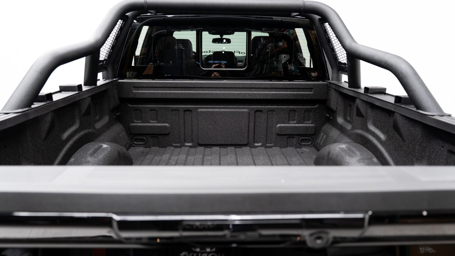 2025 FORD F-150 LARIAT in Black, photo 31 of 53