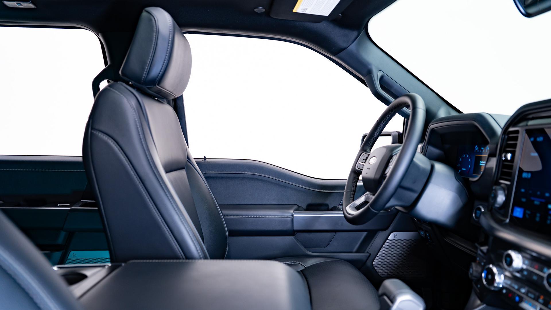 2025 FORD F-150 LARIAT in Black, photo 36 of 53