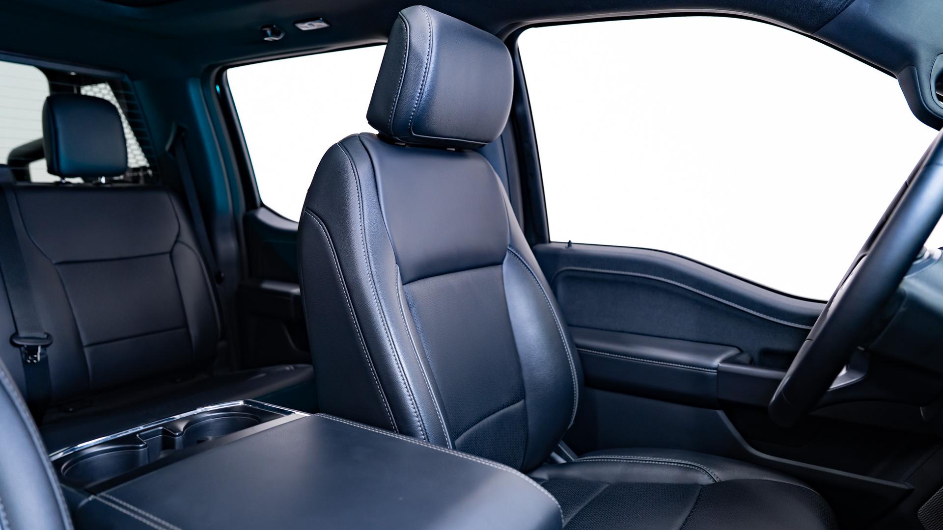2025 FORD F-150 LARIAT in Black, photo 37 of 53