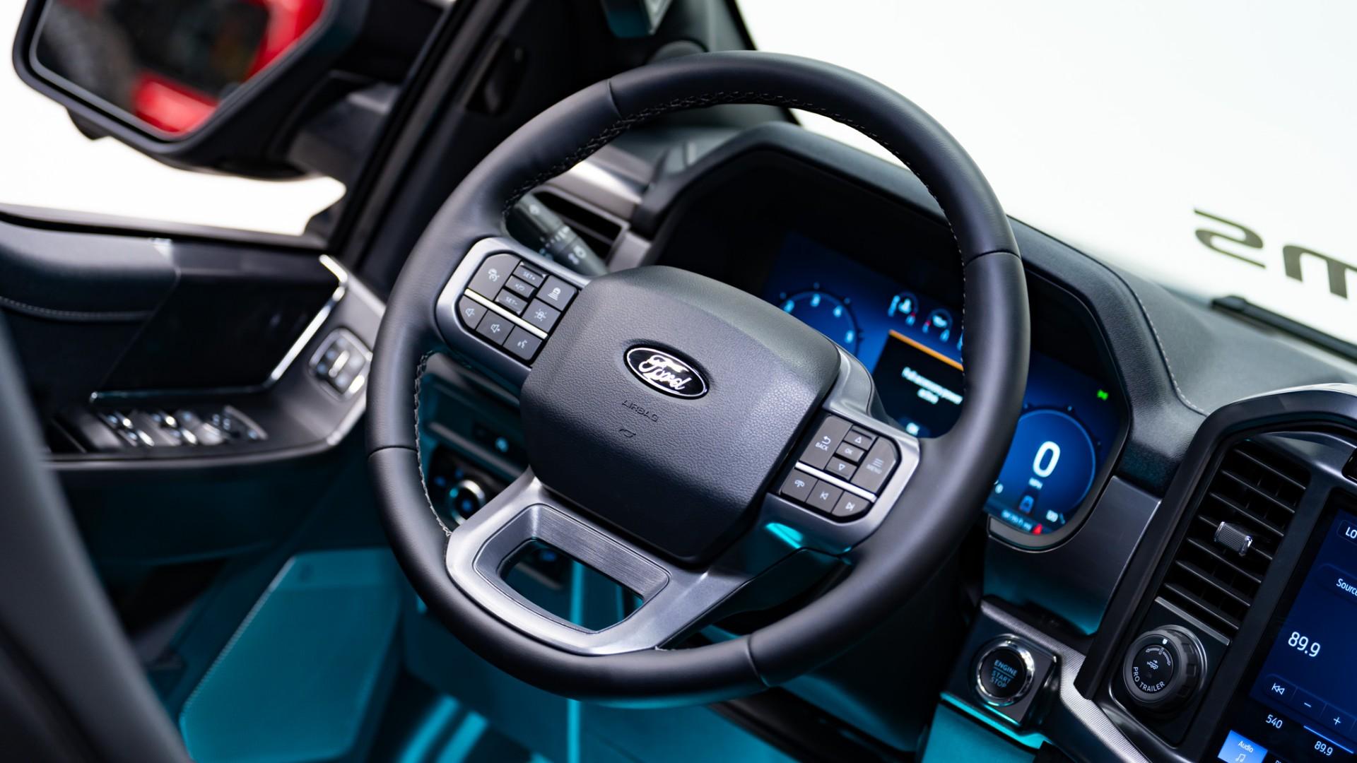 2025 FORD F-150 LARIAT in Black, photo 45 of 53