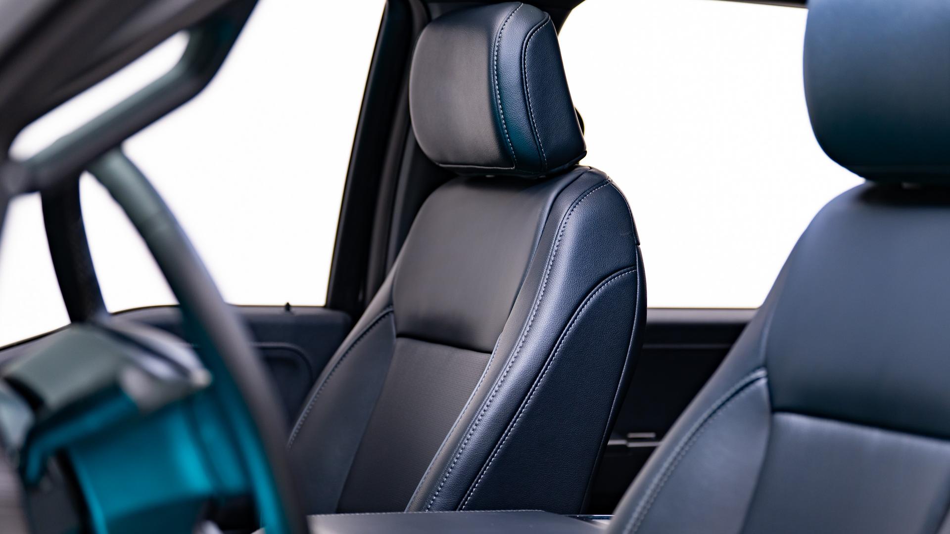 2025 FORD F-150 LARIAT in Black, photo 49 of 53