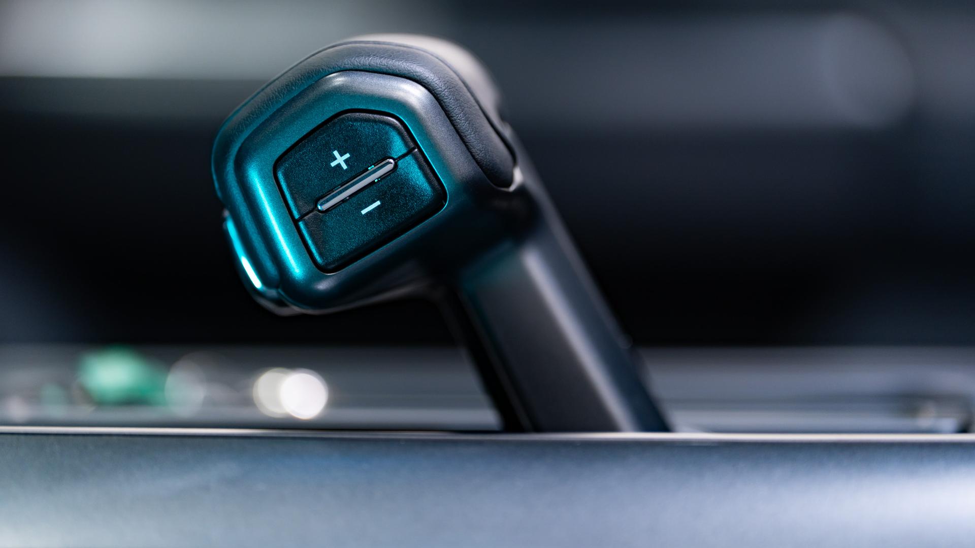 2025 FORD F-150 LARIAT in Black, photo 51 of 53