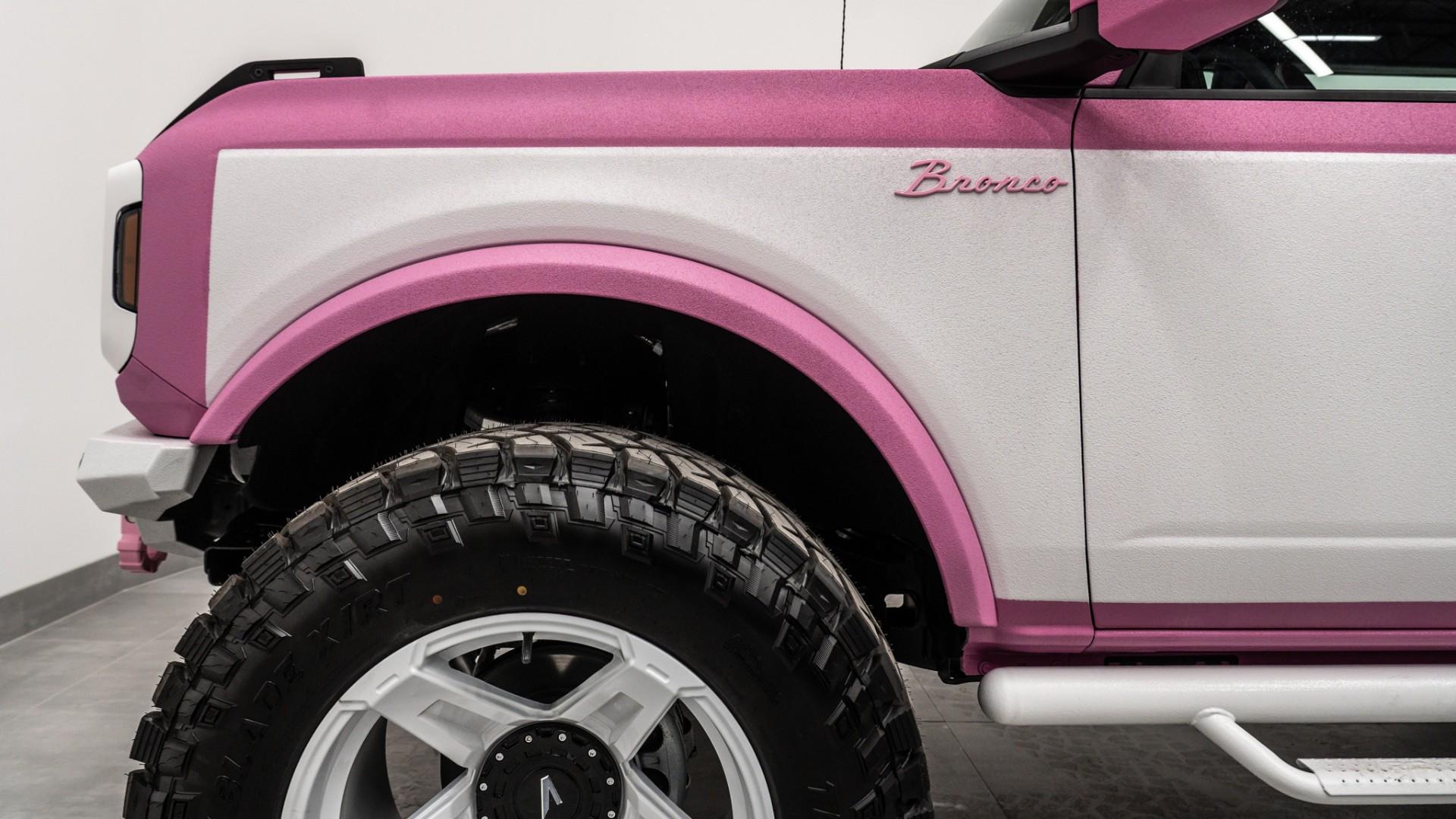 2026 FORD BRONCO in Pink, photo 11 of 23