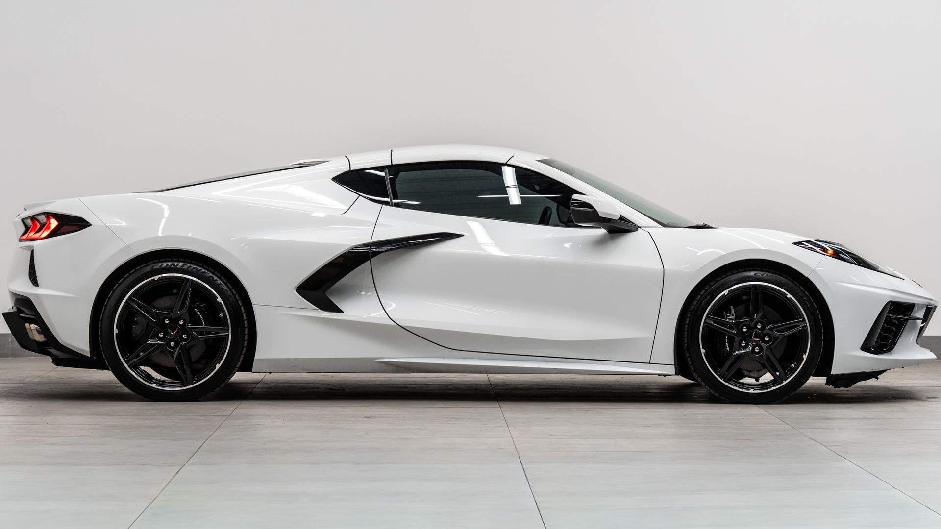 2020 CHEVROLET CORVETTE in ARCTIC WHITE, photo 7 of 49