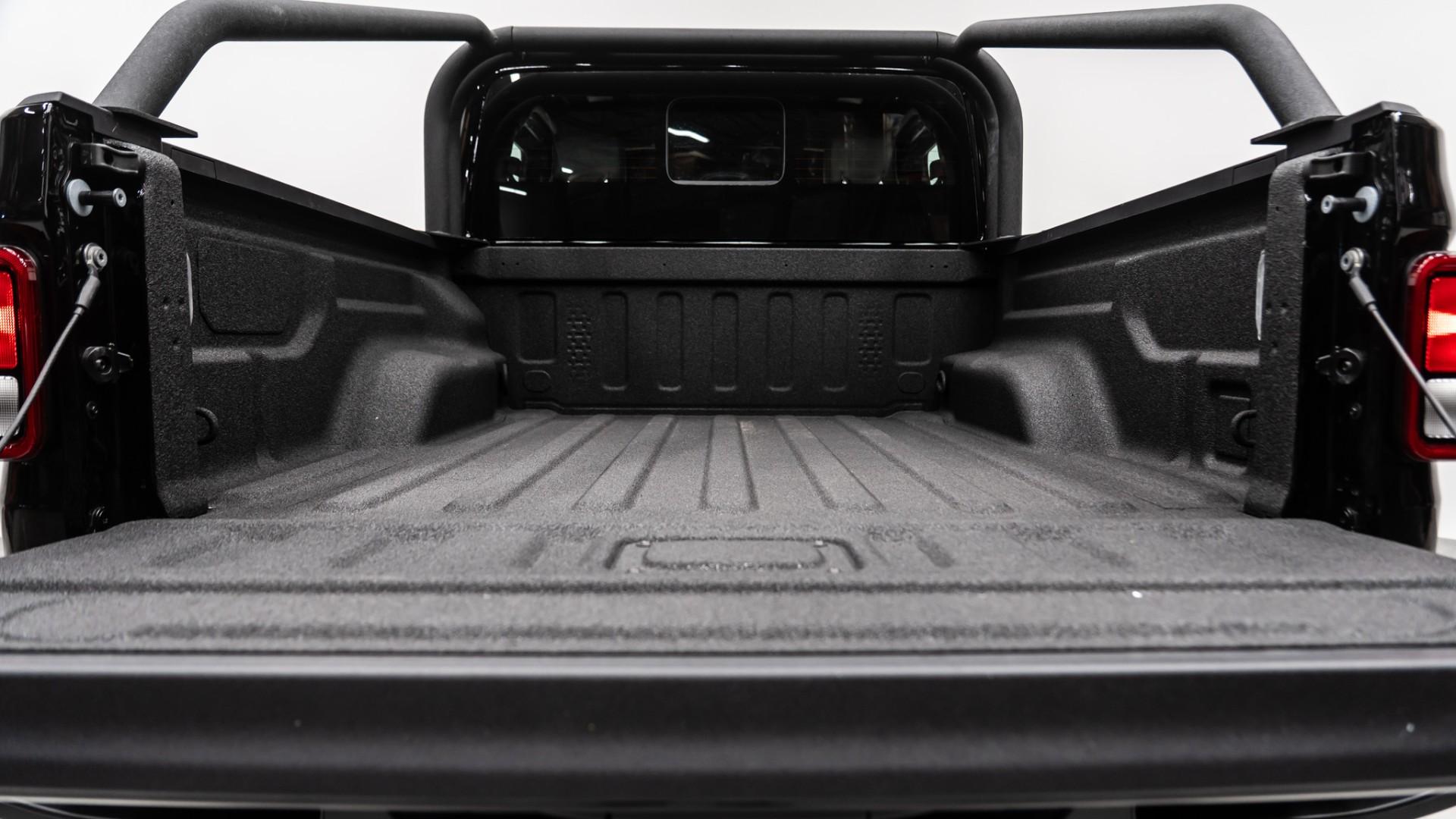2026 JEEP GLADIATOR 4X4 in Black, photo 47 of 60