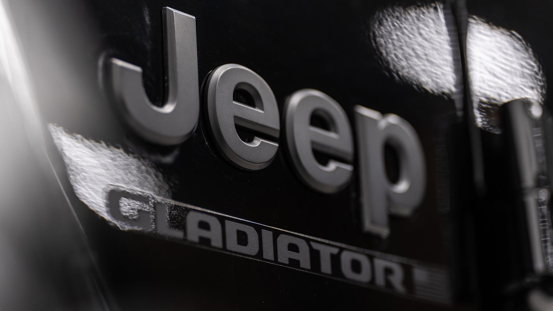 2026 JEEP GLADIATOR 4X4 in Black, photo 56 of 60