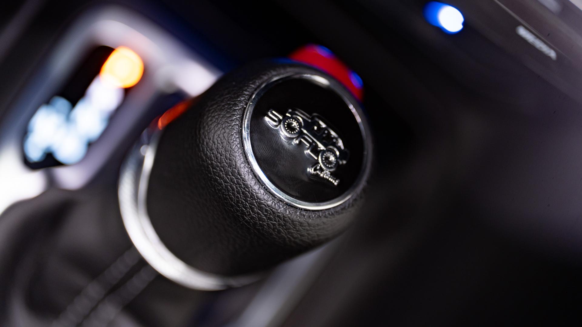2026 JEEP GLADIATOR in Black, photo 33 of 55