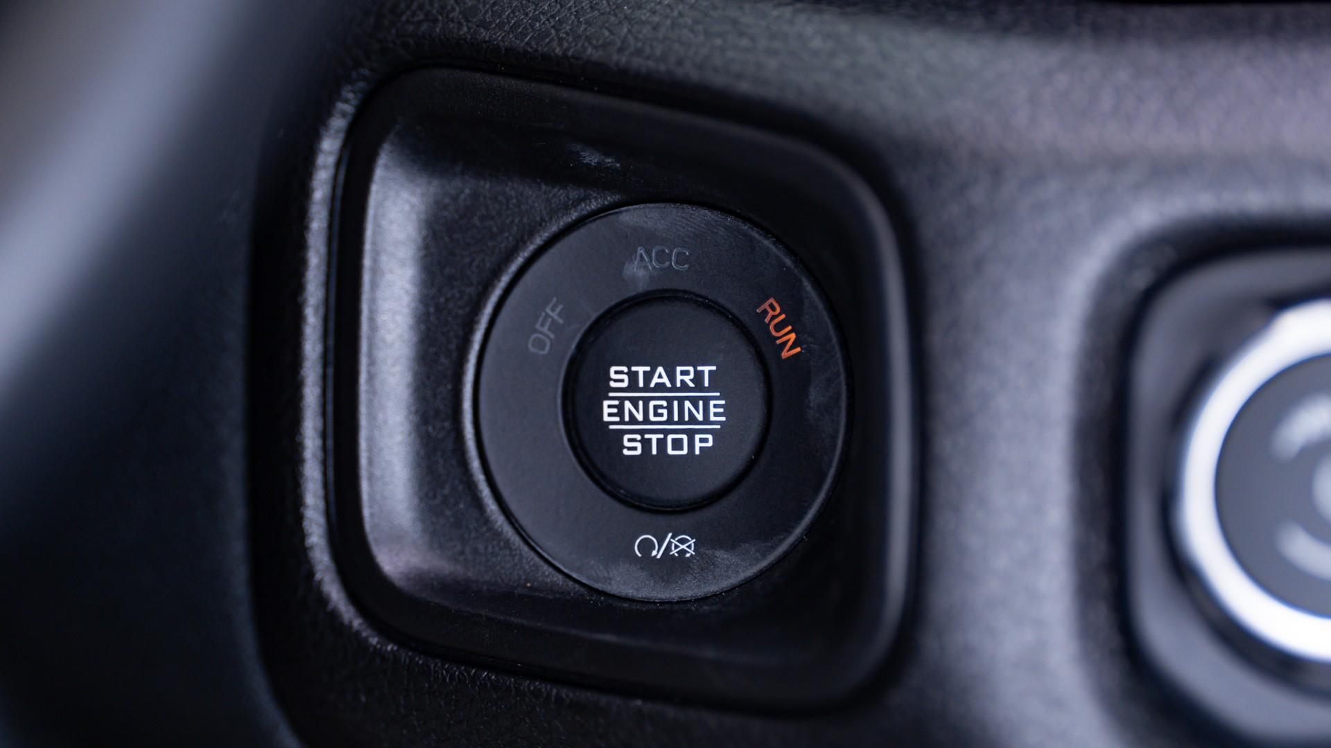 2026 JEEP GLADIATOR in Gray, photo 23 of 50