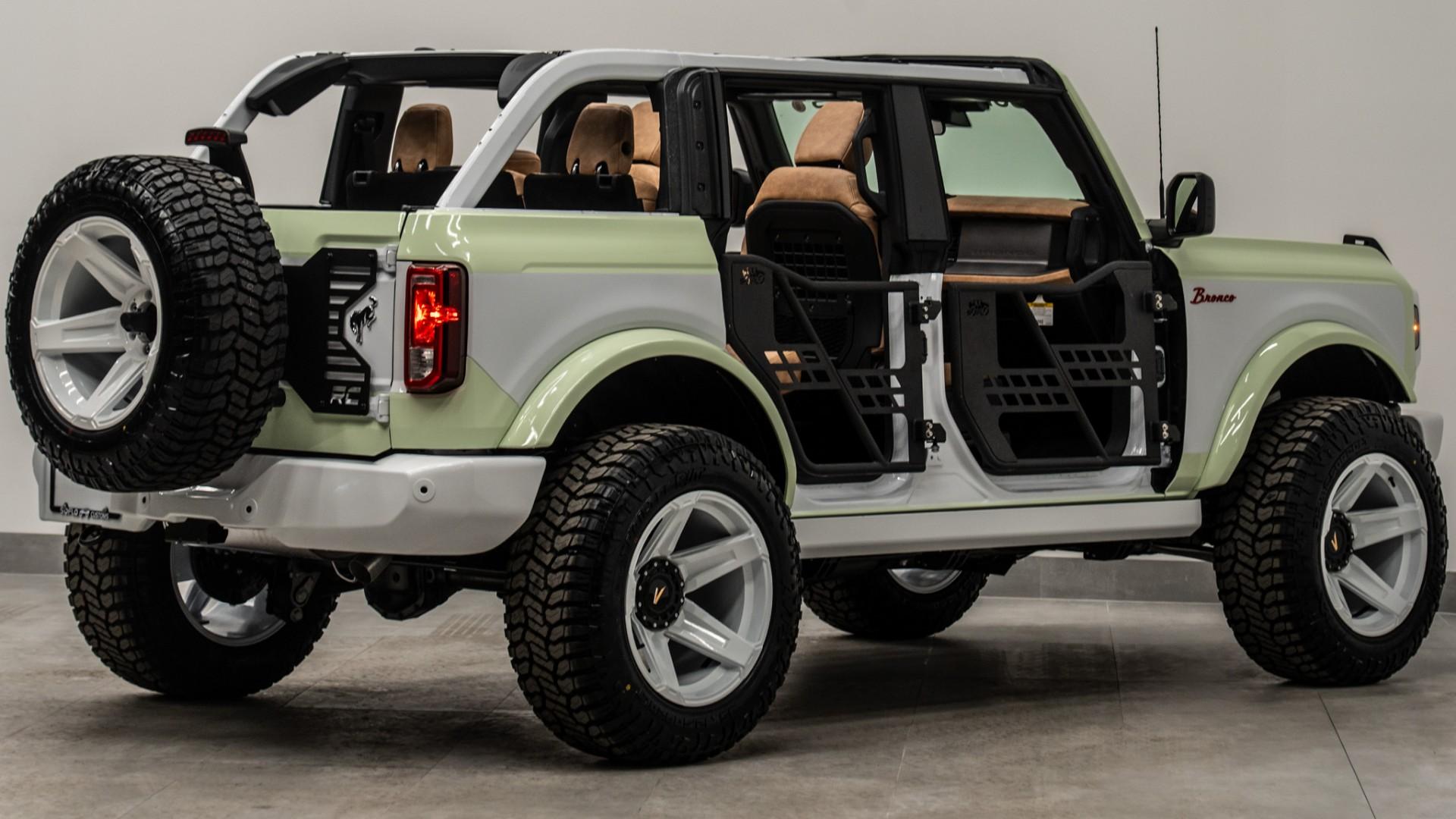 2025 FORD BRONCO in Green, photo 19 of 41
