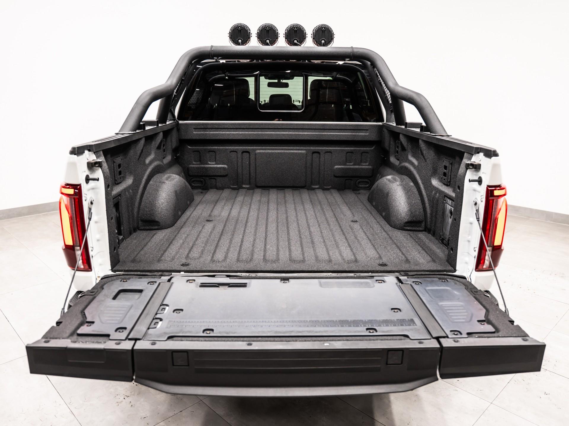 2025 FORD F-150 4X4 LARIAT in White, photo 12 of 46