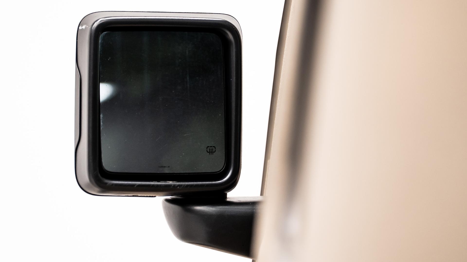 2020 JEEP GLADIATOR in Tan, photo 46 of 51