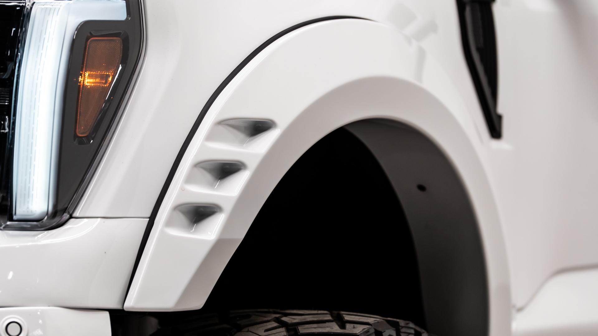 2025 FORD F-150 LARIAT in White, photo 12 of 48