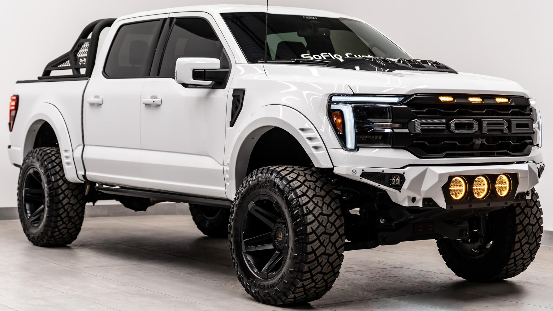 2025 FORD F-150 LARIAT in White, photo 5 of 48
