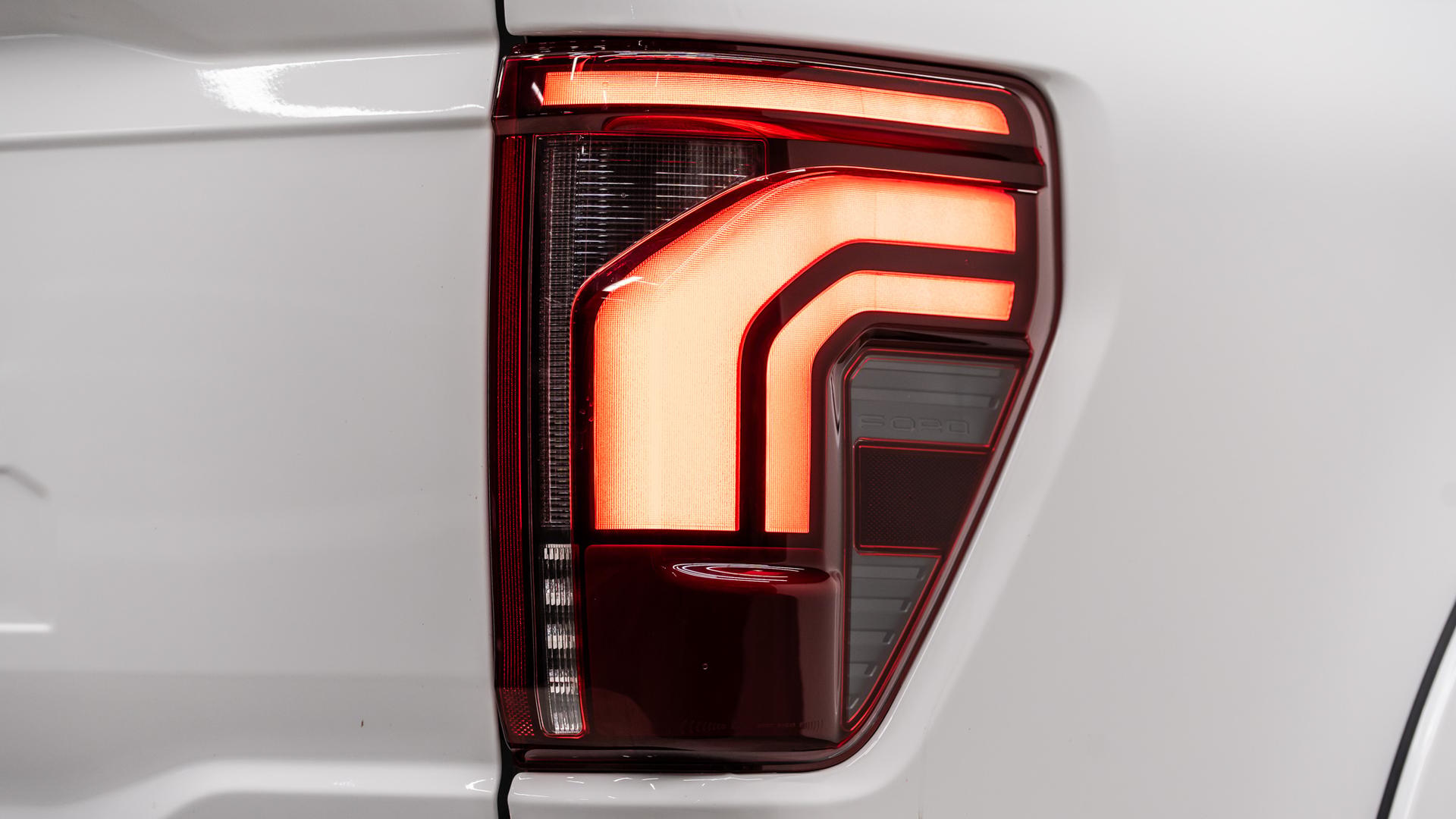 2025 FORD F-150 LARIAT in White, photo 29 of 48