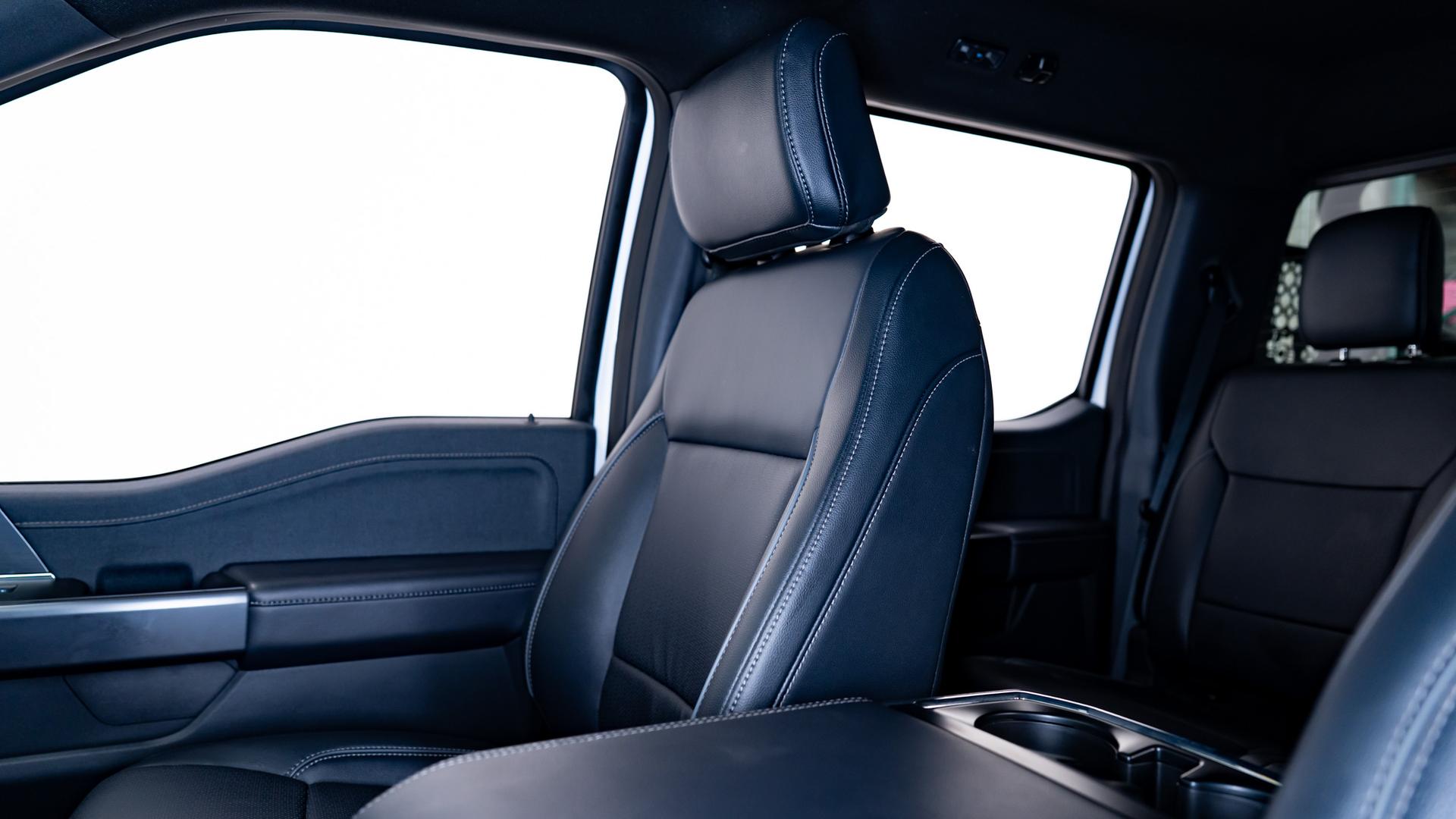 2025 FORD F-150 LARIAT in White, photo 47 of 48