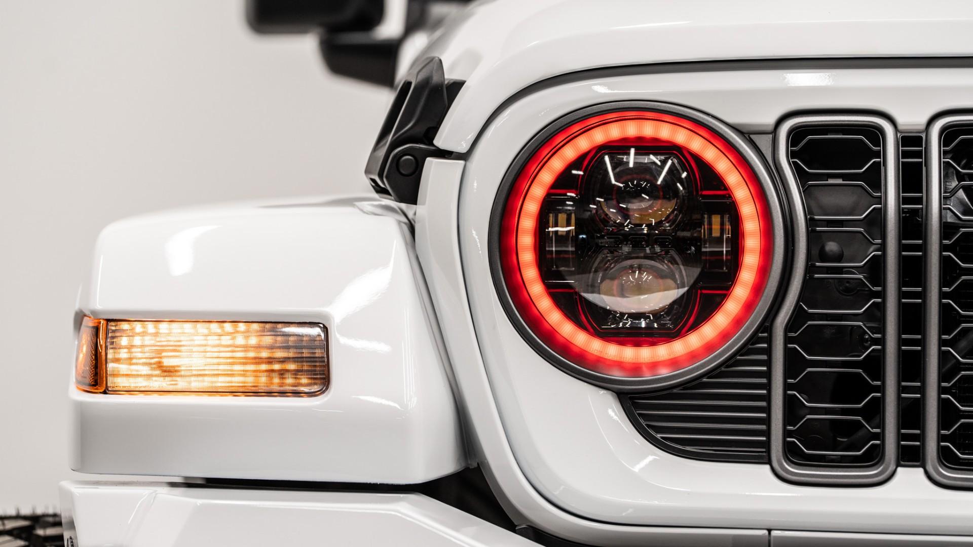 2026 JEEP GLADIATOR in White, photo 16 of 33