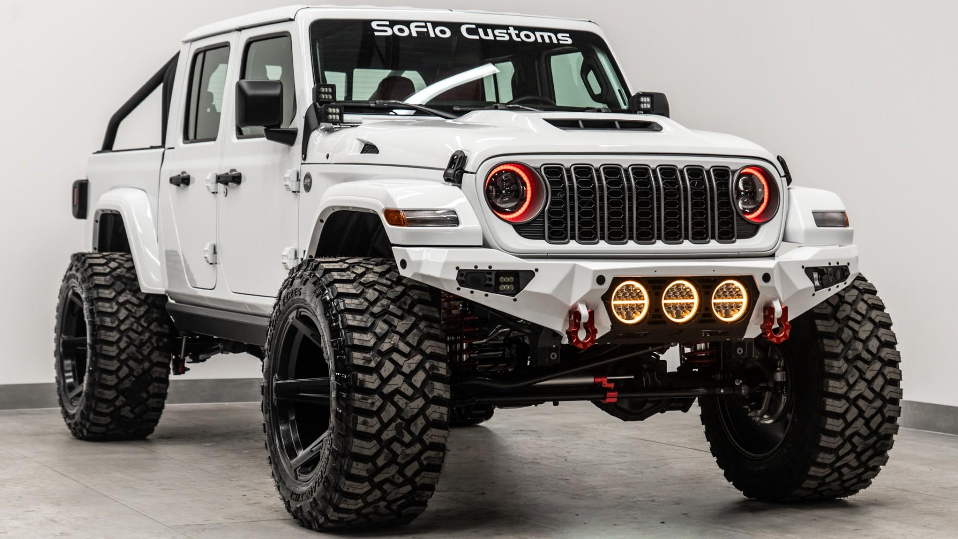 2026 JEEP GLADIATOR in White, photo 4 of 33