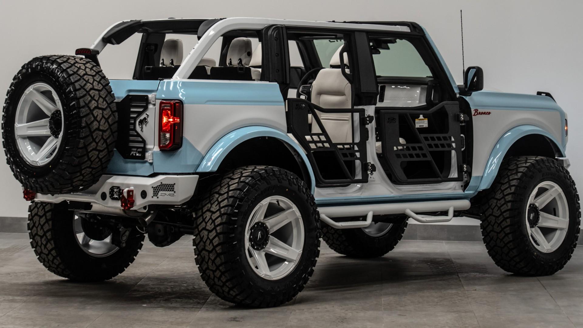 2026 FORD BRONCO in Blue, photo 29 of 54