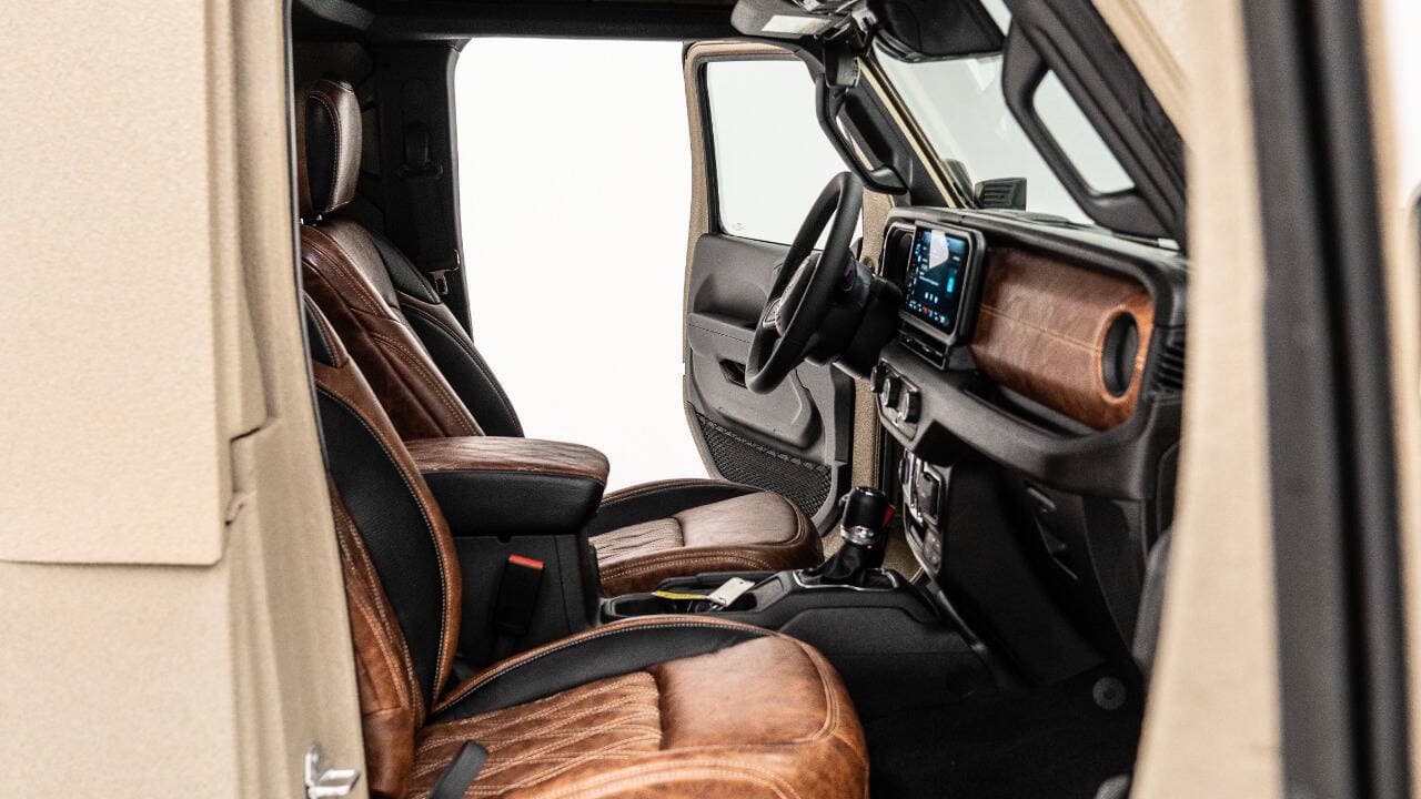 2024 JEEP WRANGLER in Tan, photo 25 of 26