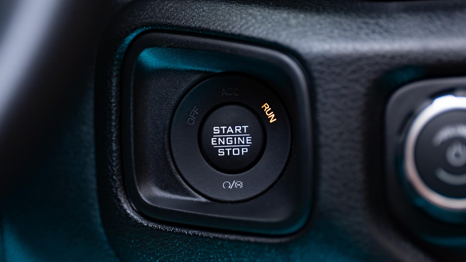 2026 JEEP GLADIATOR in Tan, photo 18 of 60