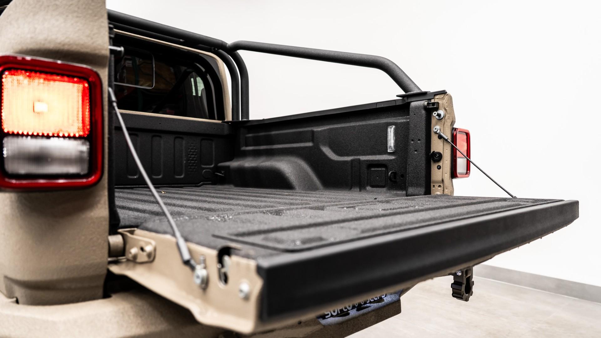 2026 JEEP GLADIATOR in Tan, photo 55 of 60