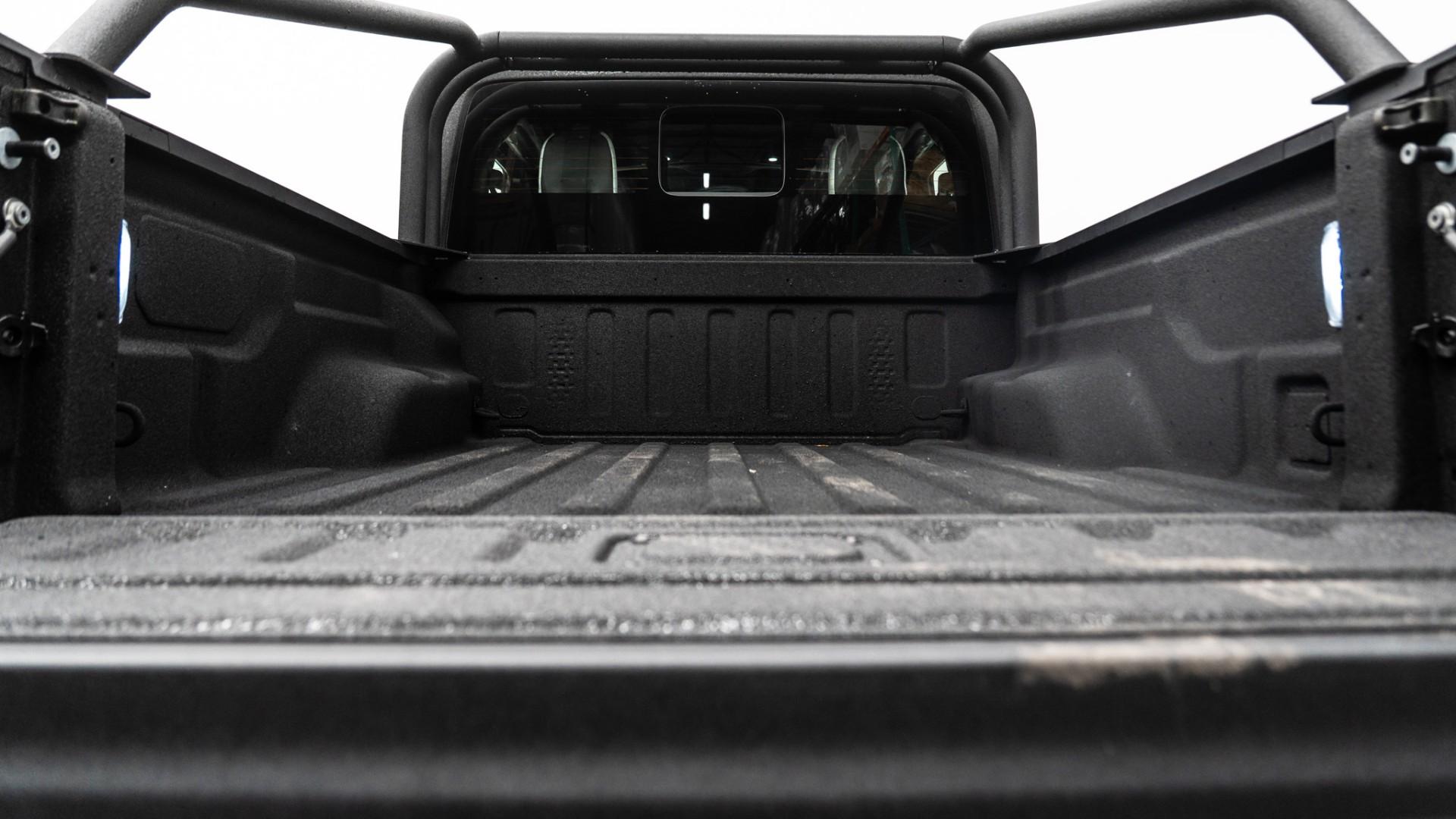 2026 JEEP GLADIATOR in Black, photo 9 of 28