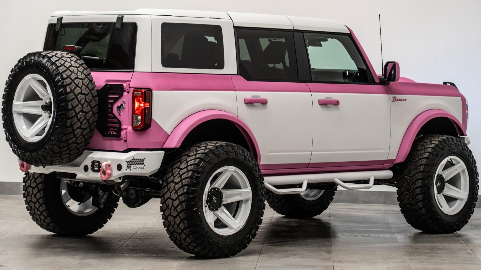 2025 FORD BRONCO in Pink, photo 5 of 26
