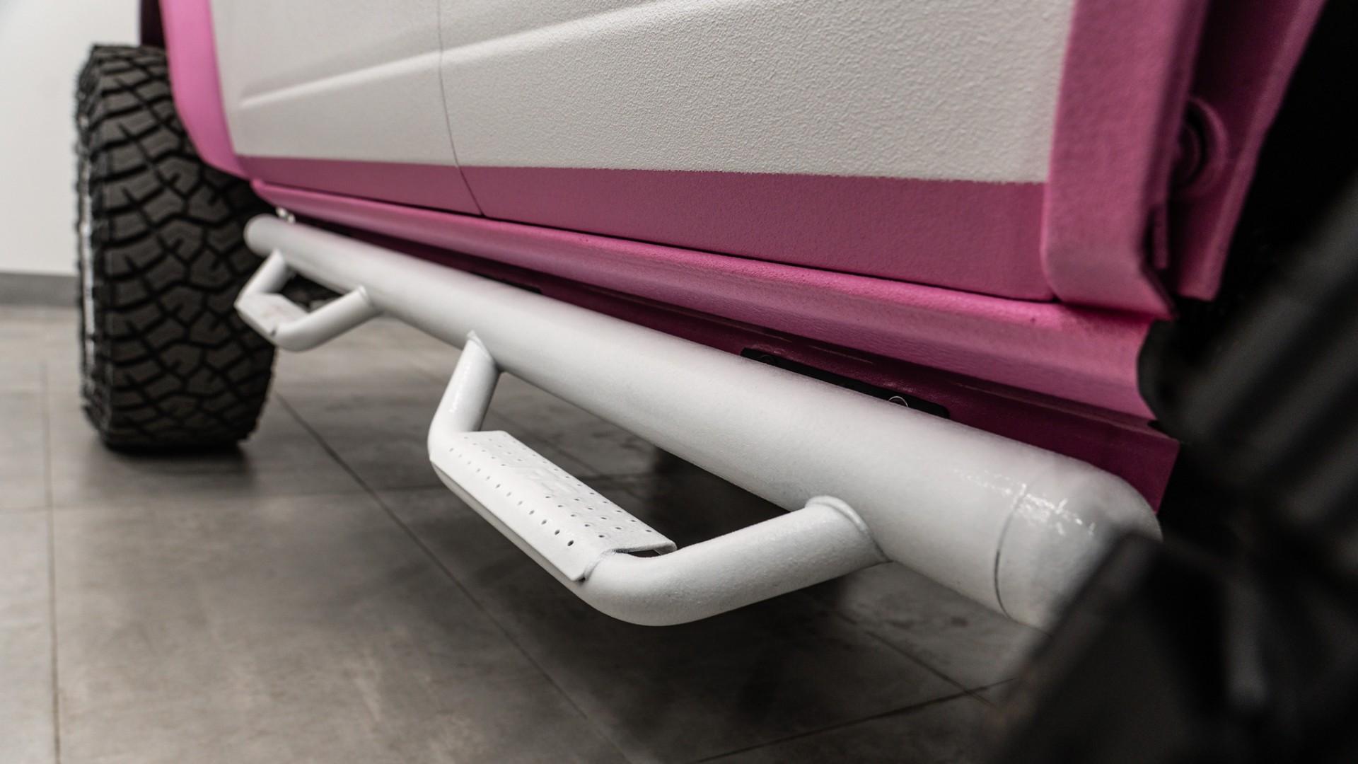 2025 FORD BRONCO in Pink, photo 17 of 26