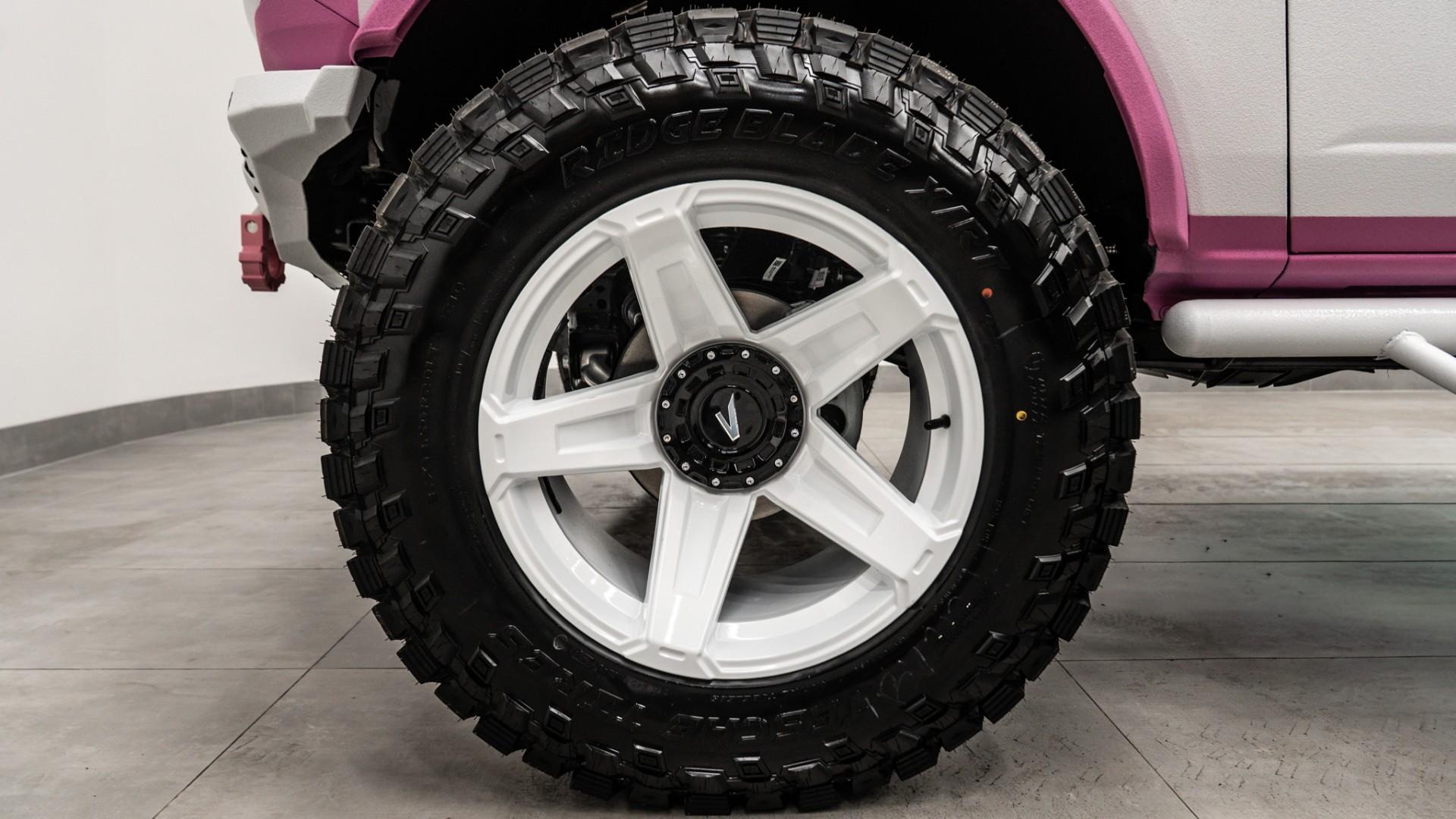2025 FORD BRONCO in Pink, photo 14 of 26