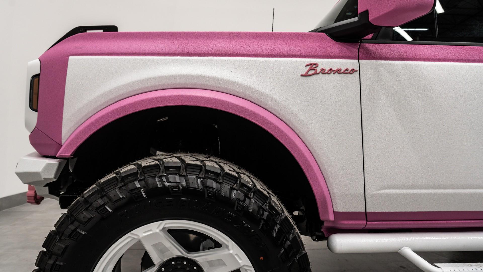 2025 FORD BRONCO in Pink, photo 13 of 26