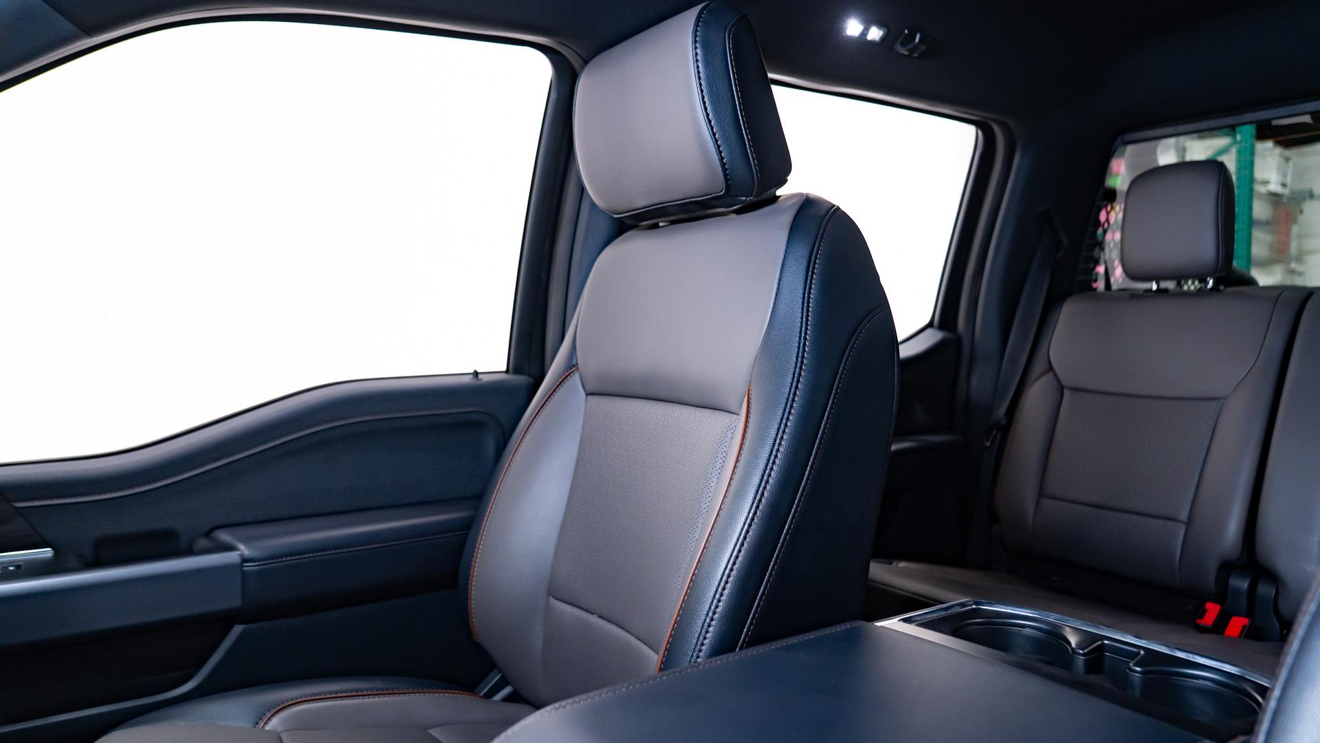 2025 FORD F-150 4X4 LARIAT in Black, photo 46 of 54