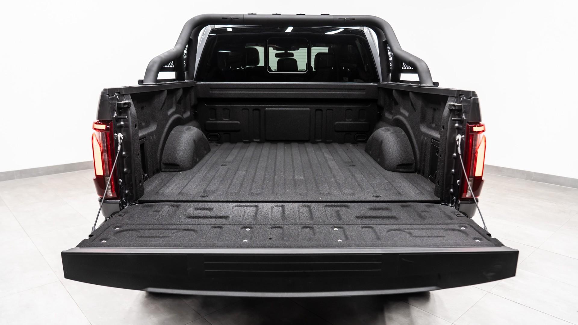 2025 FORD F-150 LARIAT in Gray, photo 24 of 40