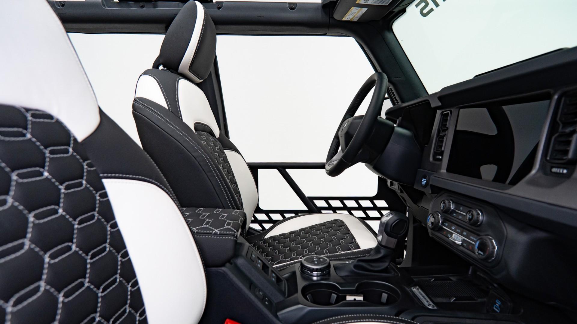 2026 FORD BRONCO in Black, photo 27 of 30