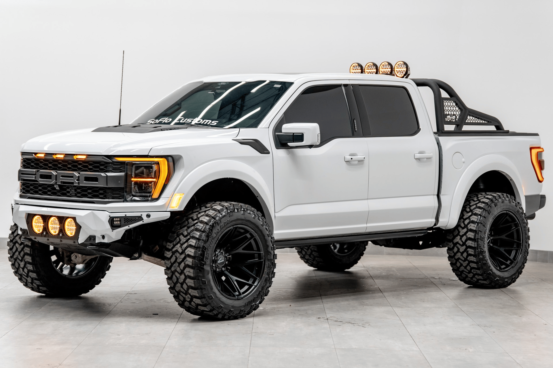 2022 FORD F-150 RAPTOR in White, photo 2 of 60