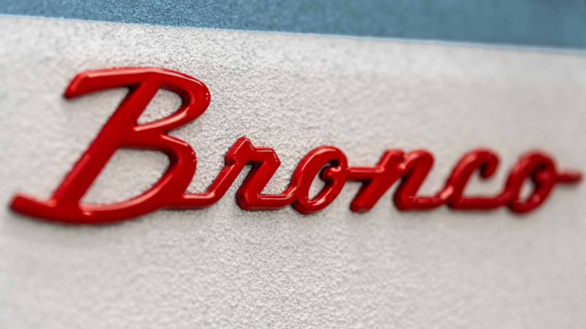 2026 FORD BRONCO in Baby Blue, photo 14 of 53