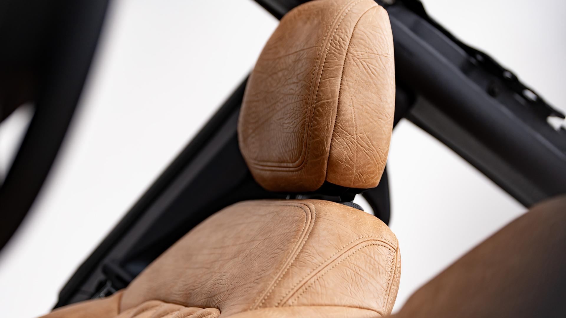 2025 FORD BRONCO in Desert Sand, photo 25 of 57