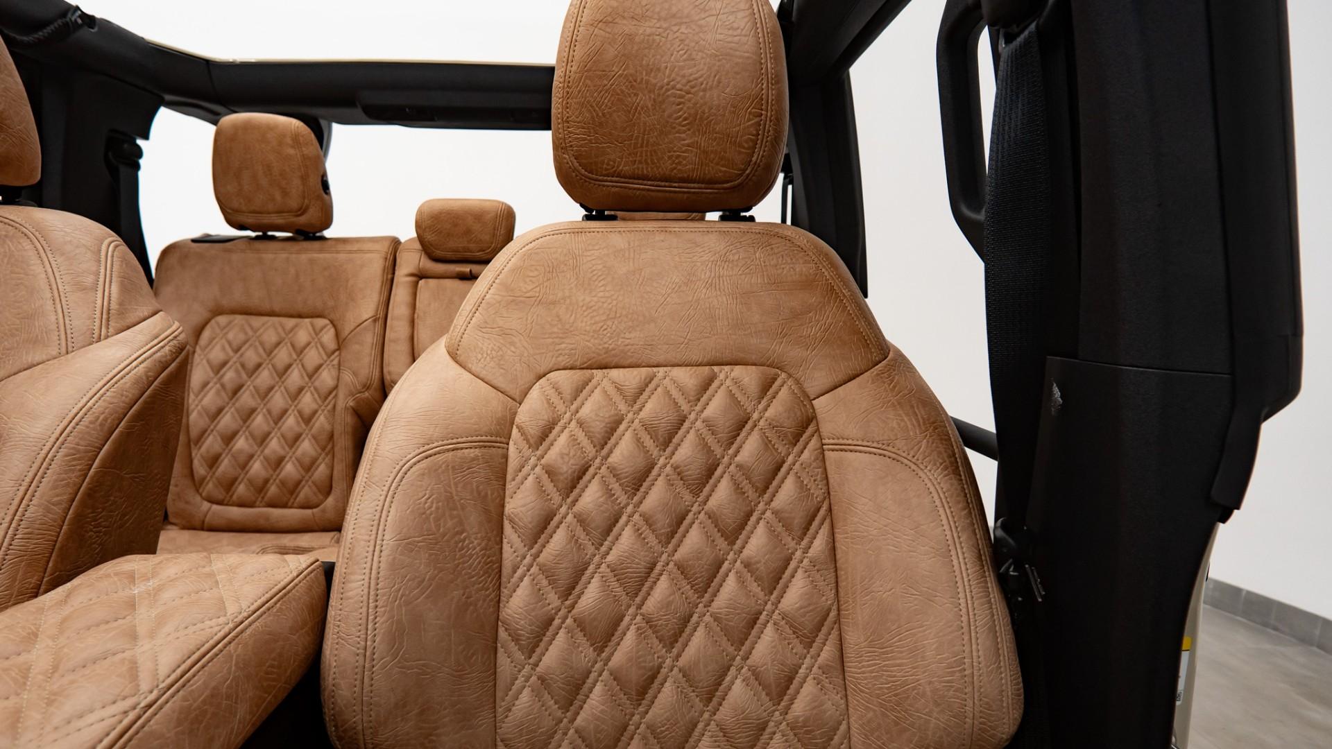 2025 FORD BRONCO in Desert Sand, photo 39 of 57